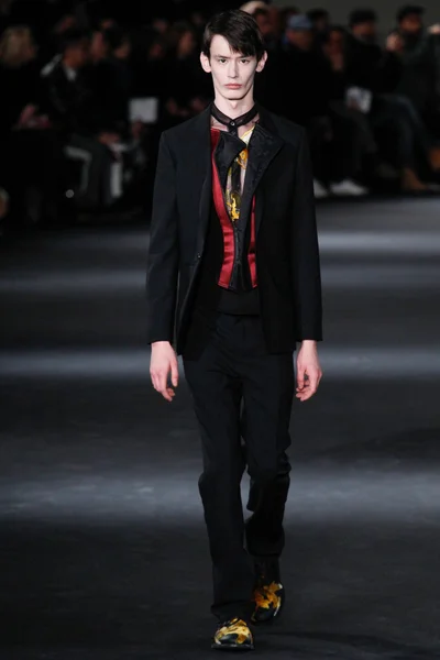 Look 2